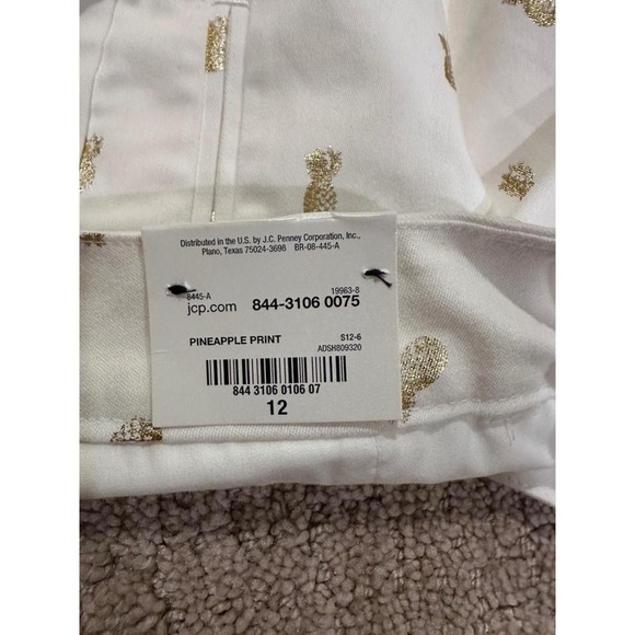 New ANA Approach Women's Twill Shorts Size 12 White Gold Pineapple Print $30 - Picture 2 of 7